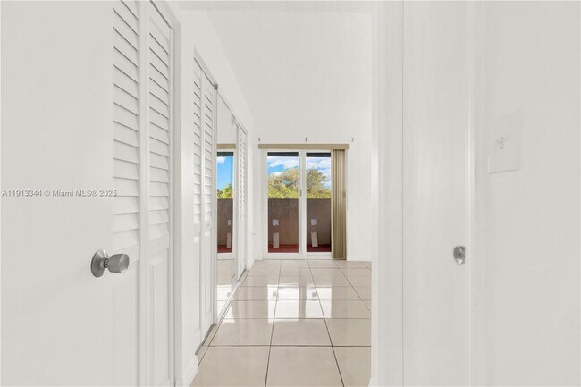 Building Photo - 675 NW 85th Ct