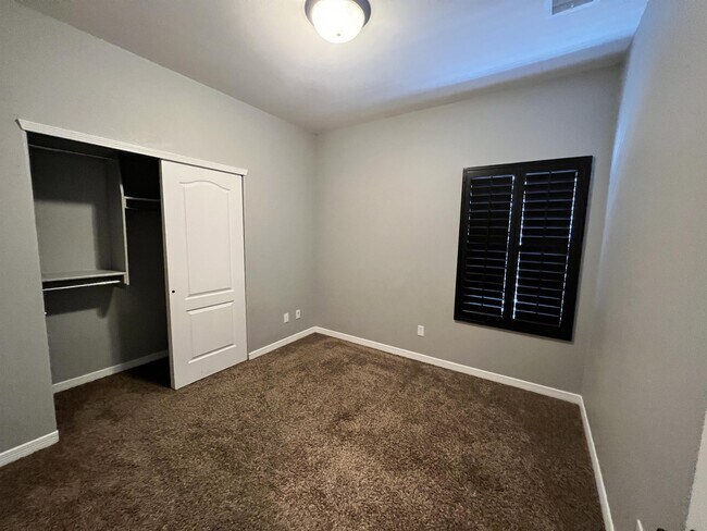 Building Photo - 3226 Hanoverian