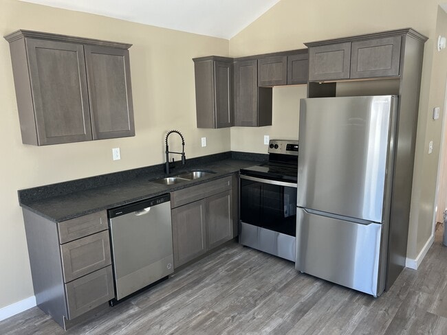 Building Photo - 8 Mimosa Ln