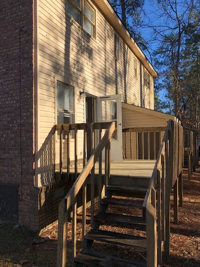 Building Photo - Brick Wynn Way Townhome