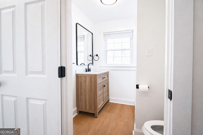 Building Photo - 1039 Astor Ave SW