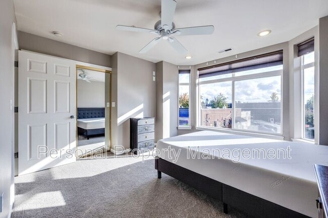 Building Photo - 112 W 24th St