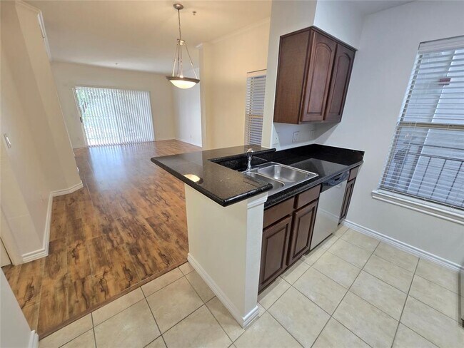 Building Photo - 6000-5 Shepherd Mountain Cove