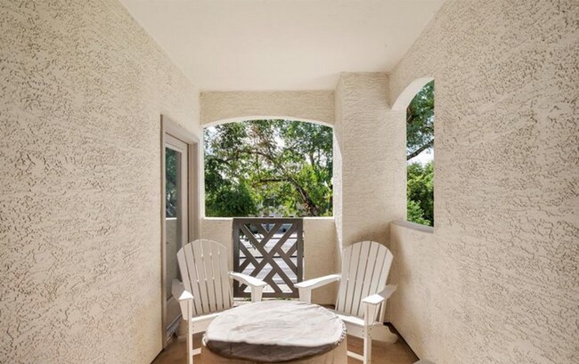 Building Photo - Move Right In! Two Bedrooms - North Scottsdale