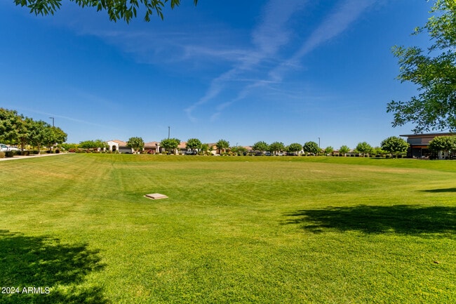 Building Photo - 9746 E Tumbleweed Ave