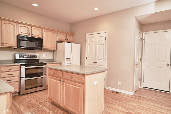 Building Photo - 11202 Timberview Dr