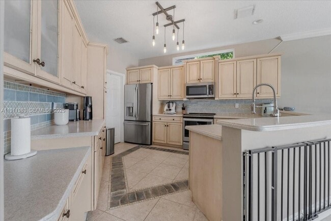 Building Photo - 5235 SW 171st Ave