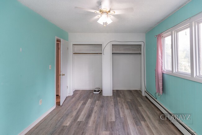 Building Photo - Duplex-Upper Unit in Aurora Subdivision