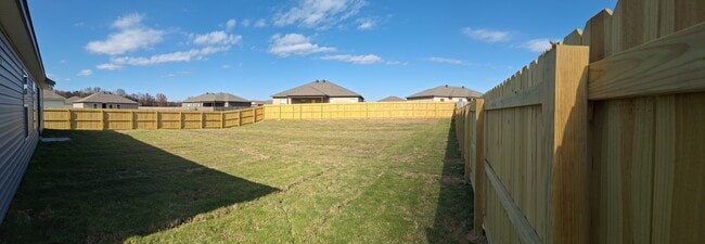 Building Photo - 38 10 Point Ln