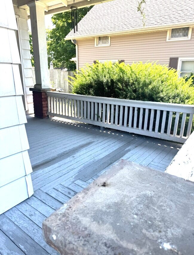 Building Photo - 567 N Walnut St