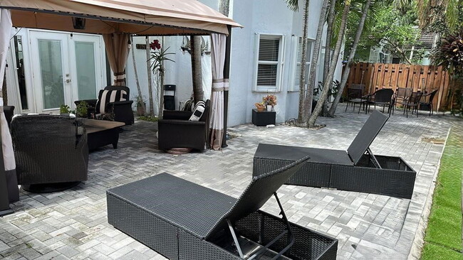 Building Photo - Southwest 123rd Avenue, Miami, FL 33186 - ...