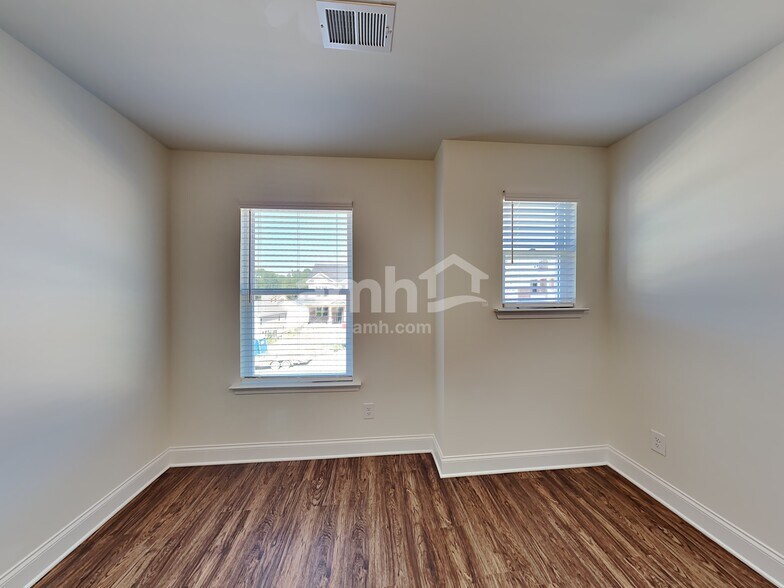 Building Photo - 1200 Ashlyn Ct