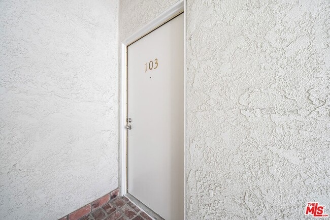 Building Photo - 9005 Cynthia St