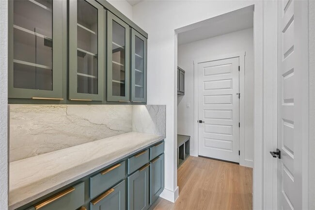 Building Photo - 4908 Turquesa Dr