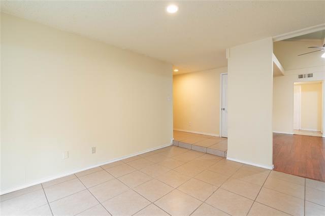 Building Photo - 510 Cranbrook Park