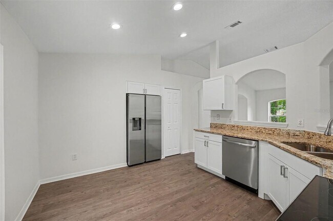 Building Photo - 30 Piermount Ln