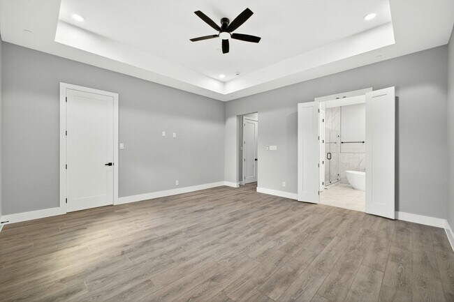 Building Photo - 4517 Larch Ln