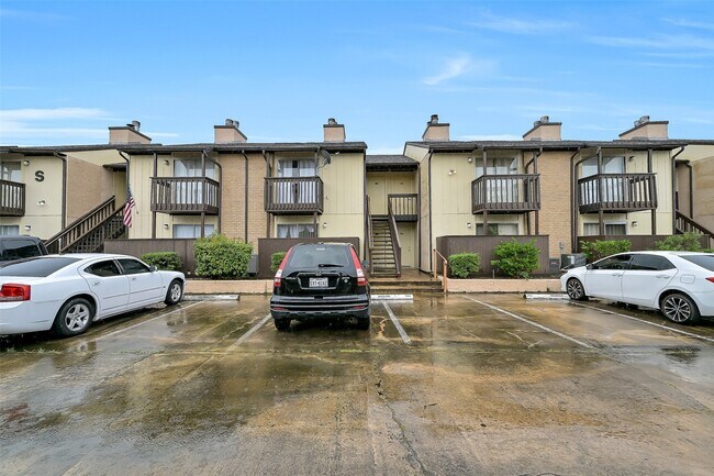 Building Photo - 1500 Bay Area Blvd