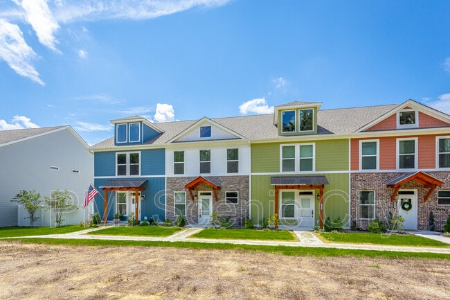 Building Photo - 1886 Young Rd SE