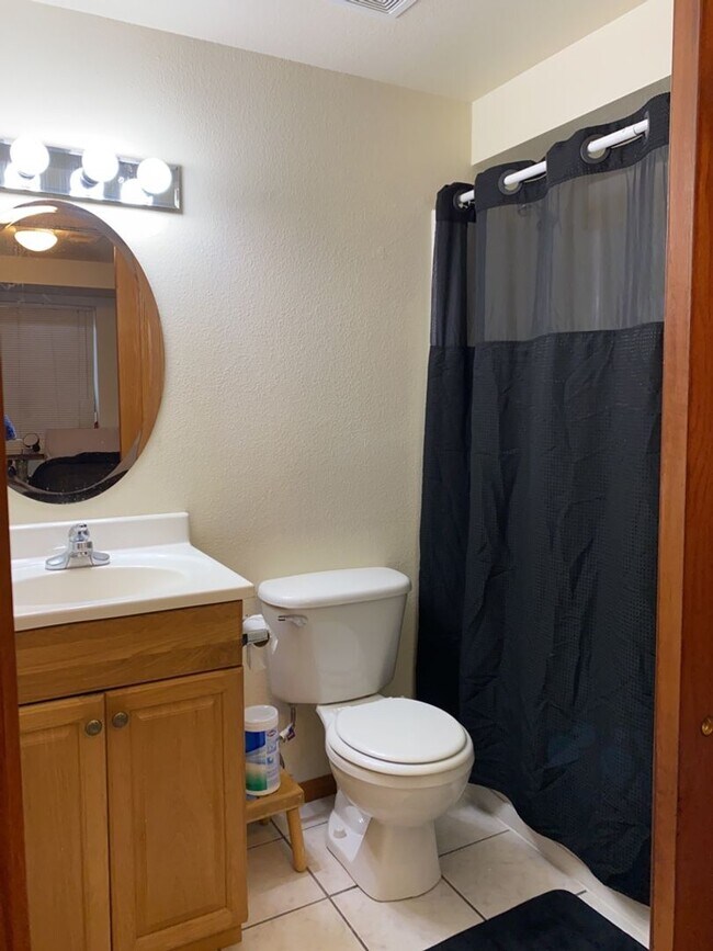 Building Photo - 906 Richmond Dr