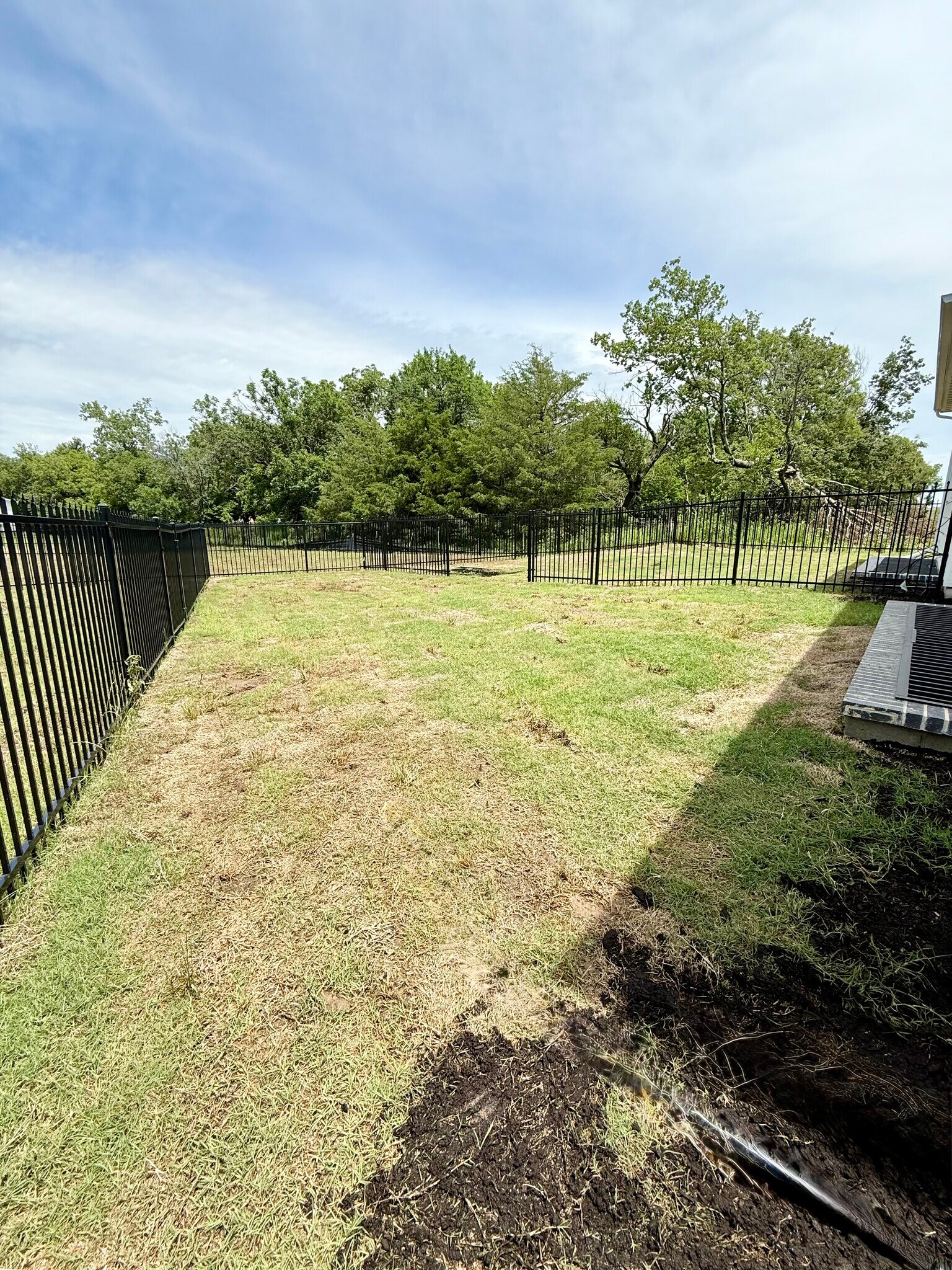 Building Photo - 5270 Pinecrest Ct N