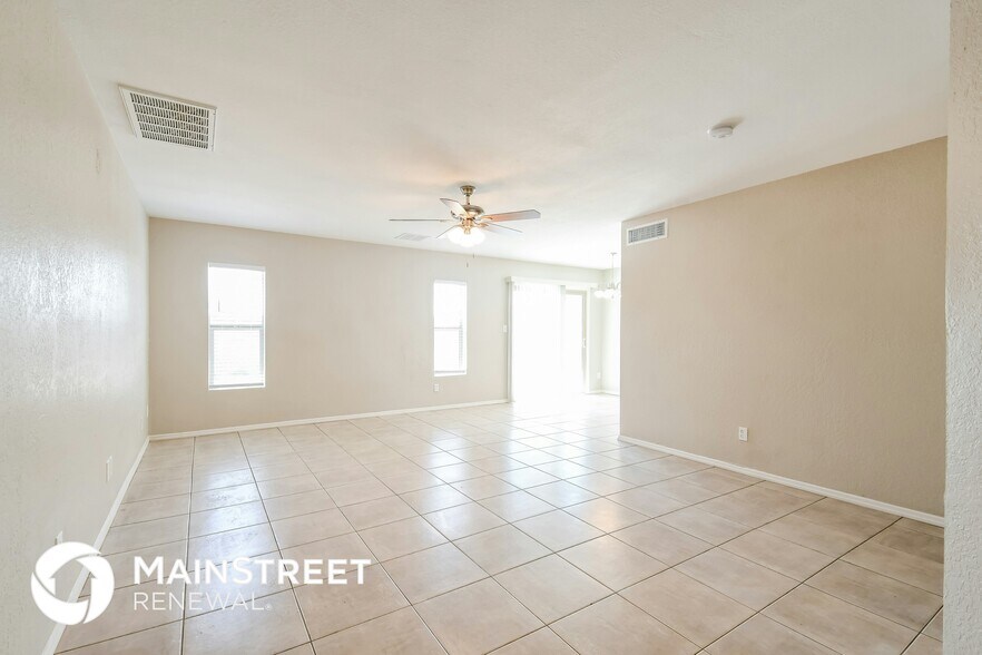 Building Photo - 7007 W Pasadena Ave