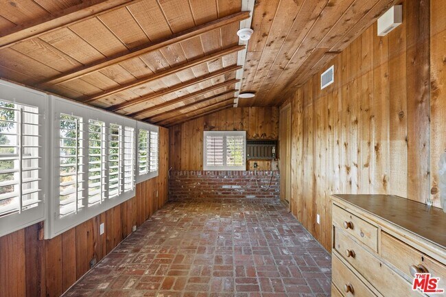 Building Photo - 2317 Kimridge Rd