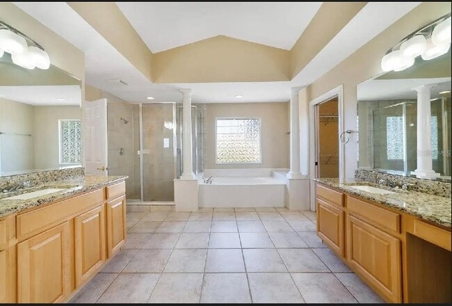 Building Photo - 2301 Roat Dr