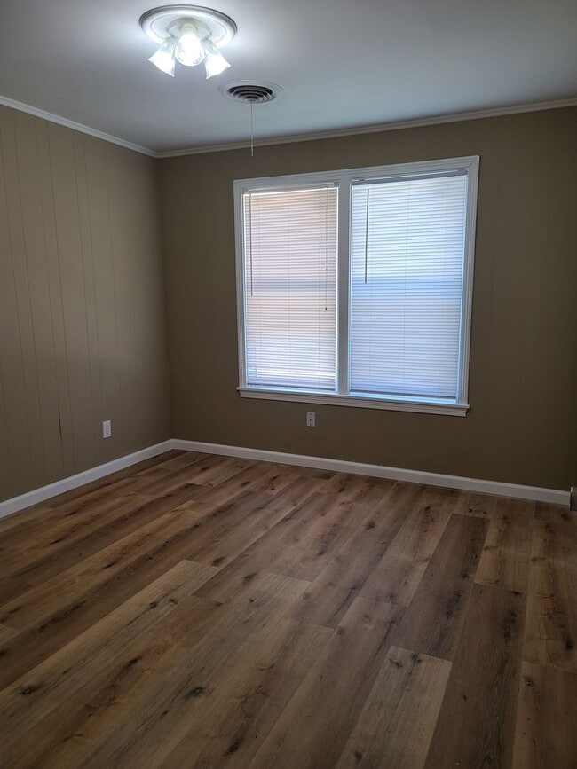 Building Photo - Great Cottage Style Rental!
