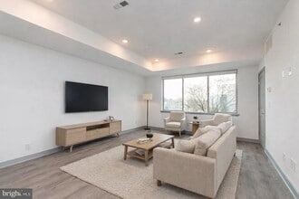 Building Photo - 411 W Berks St