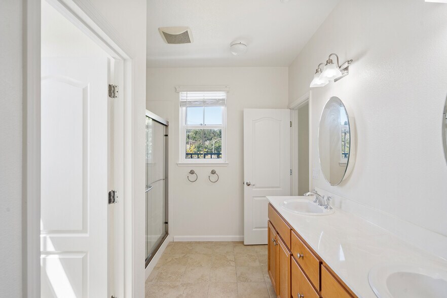Building Photo - 7981 Bellina St
