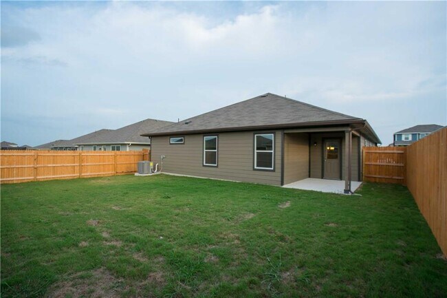 Building Photo - 142 Sulphur River Lp
