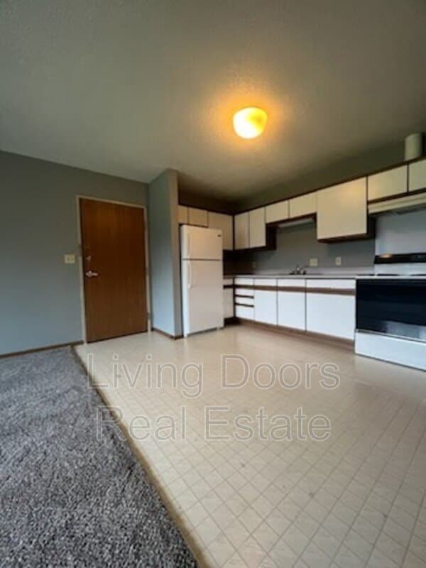 Building Photo - 607 S Washington St