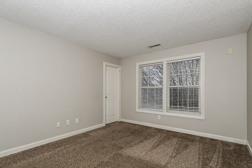 Building Photo - 5427 Montavia Ln