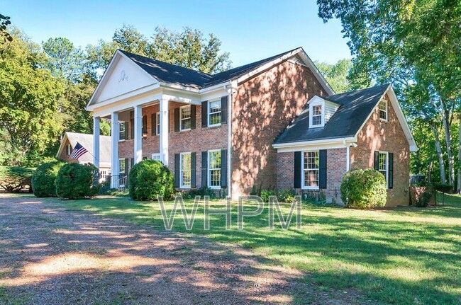 Building Photo - 1000 Chancery Ln