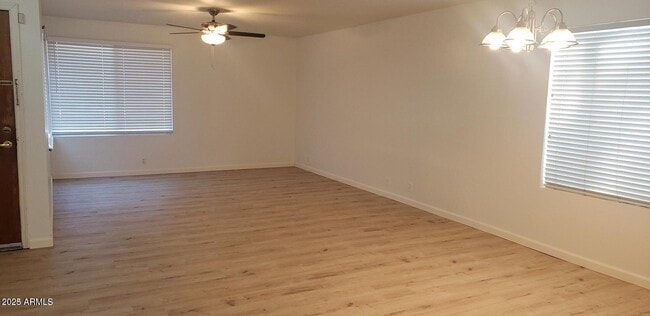 Building Photo - 2001 W Summit Pl