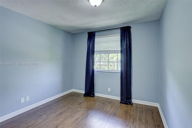 Building Photo - 6659 Via Regina