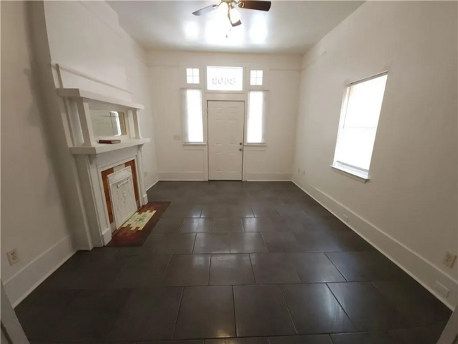 Building Photo - 8403 Apricot St
