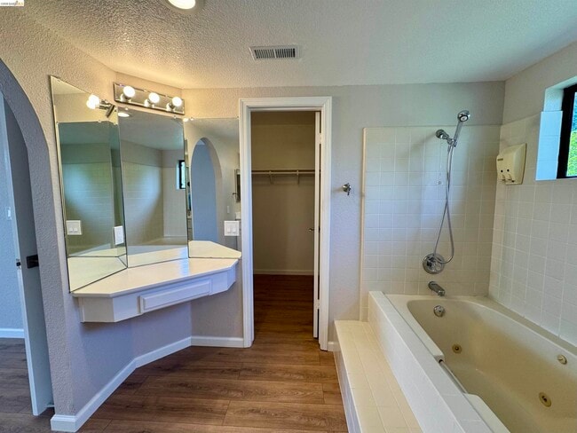 Building Photo - 20647 Maria Ct