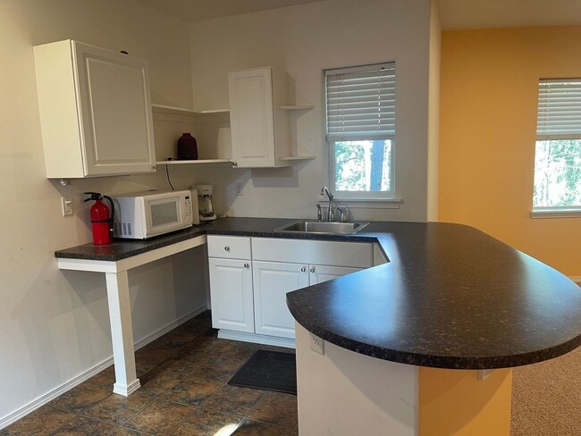 Building Photo - Gorgeous custom built home