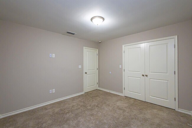 Building Photo - 2203 Durazno Ct