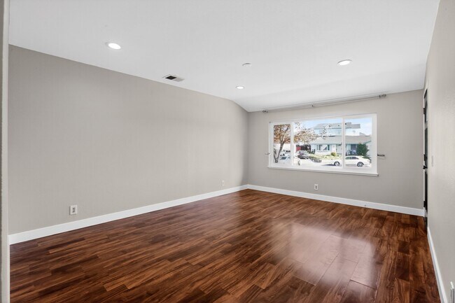 Building Photo - 4769 Renzo Ct