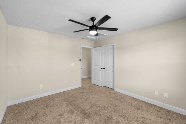 Building Photo - **Spacious 3bd/3ba in Raleigh**