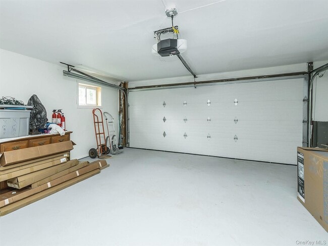 Building Photo - 1 Milford Ln