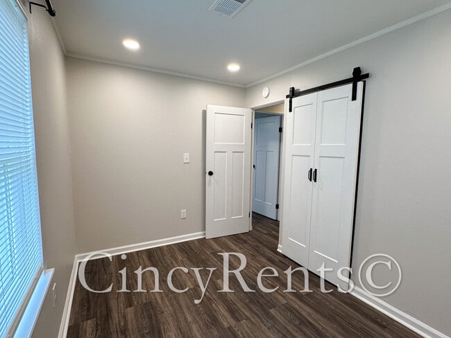 Building Photo - 988 Stratford Pl