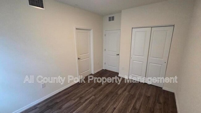 Building Photo - 915 Ariana St