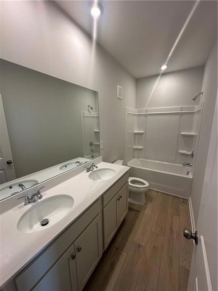 Building Photo - 352 Skylar Ct SE