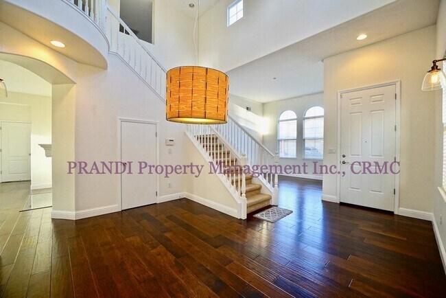 Building Photo - 14 Pizarro Ave