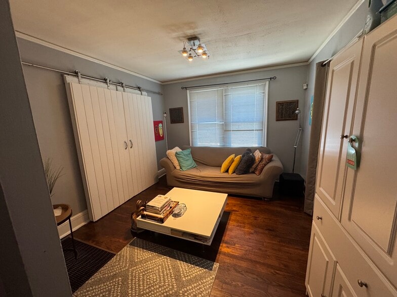 Common area - 1065 Atlantic Dr NW