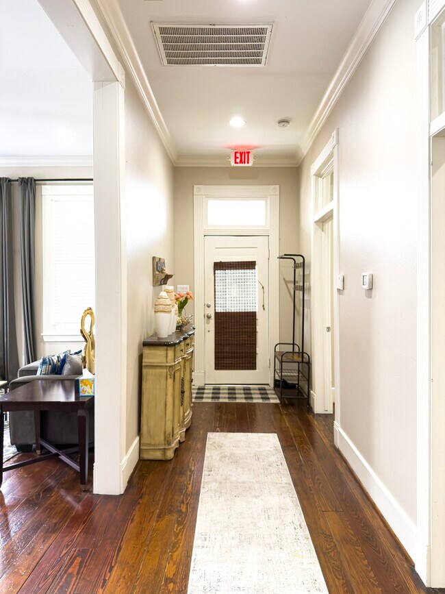 Building Photo - 1613 Summer St